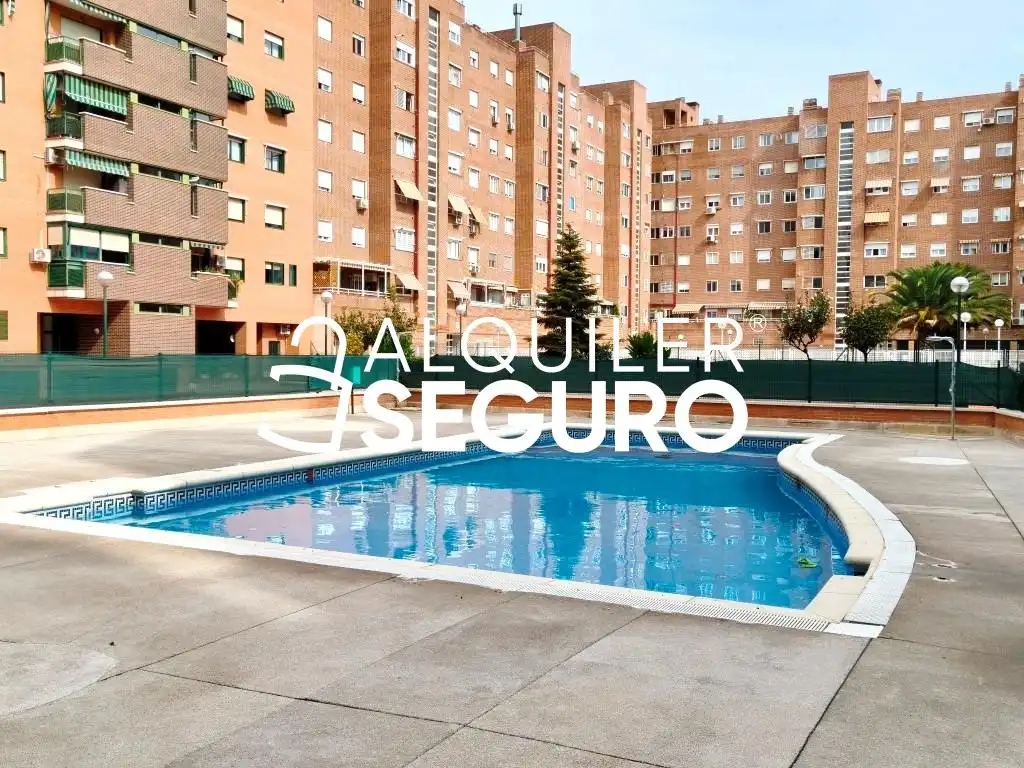 Piscina de Pis de lloguer en Valderas - Los Castillos