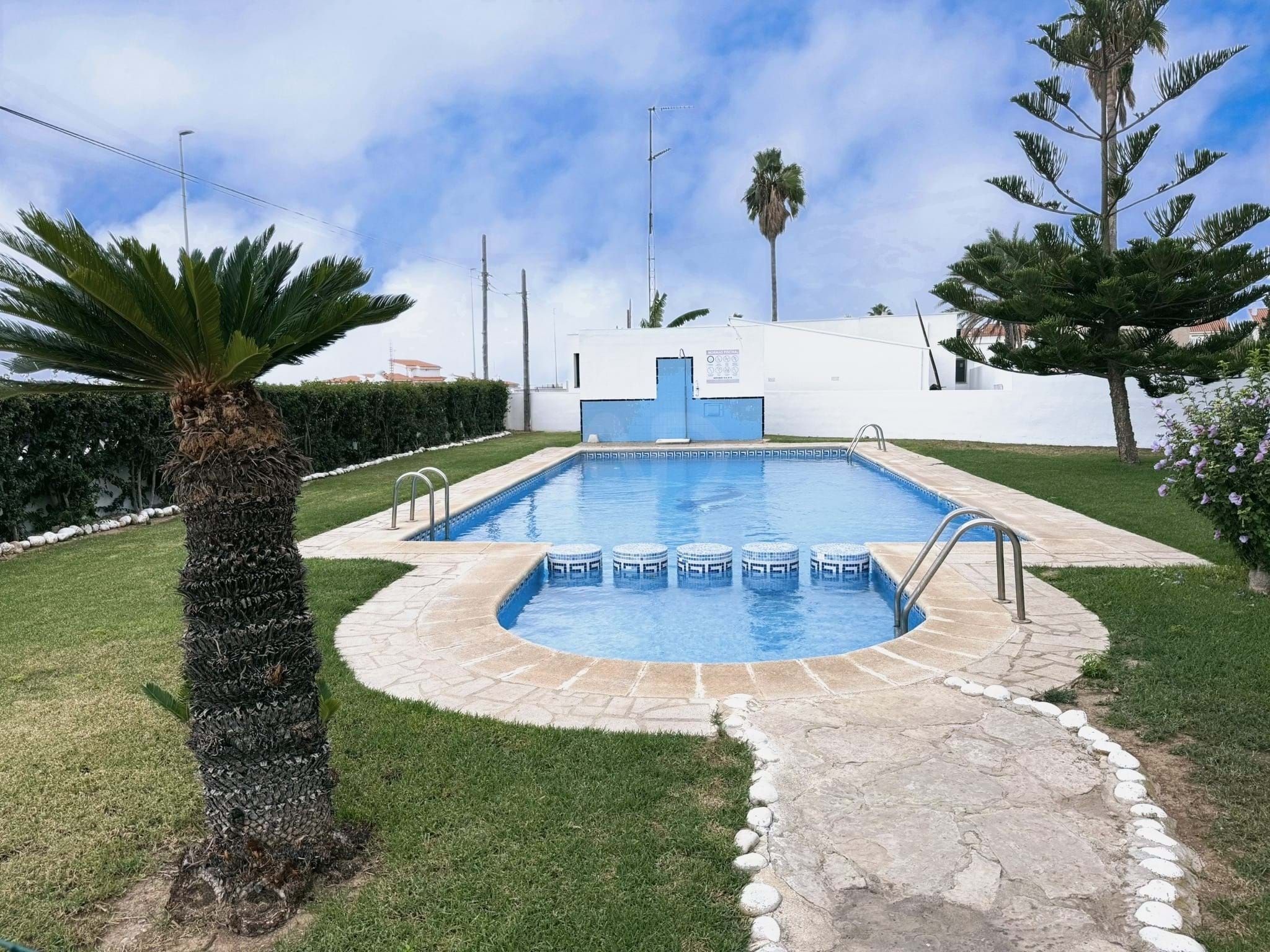 Swimming pool of Single-family semi-detached for sale in Vinaròs  with Air Conditioner and Terrace