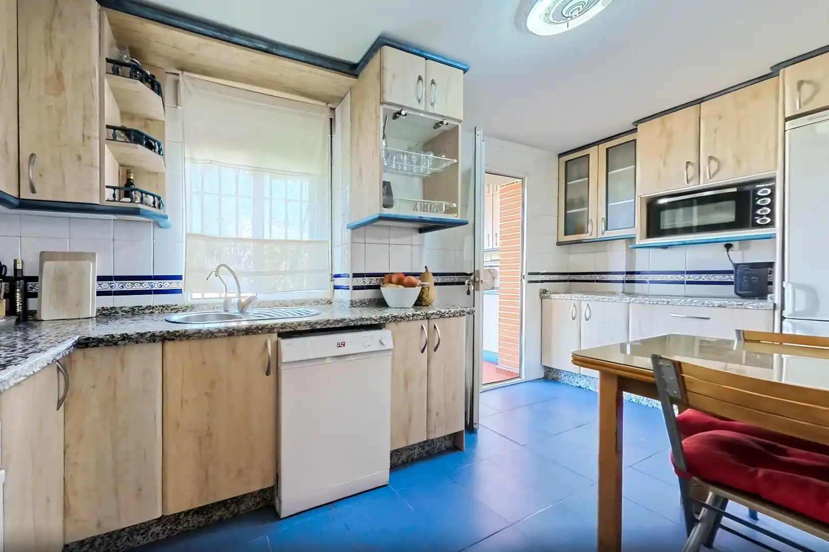 Cocina de Casa adosada en venta en Ogíjares con Aire acondicionado, Calefacción y Terraza