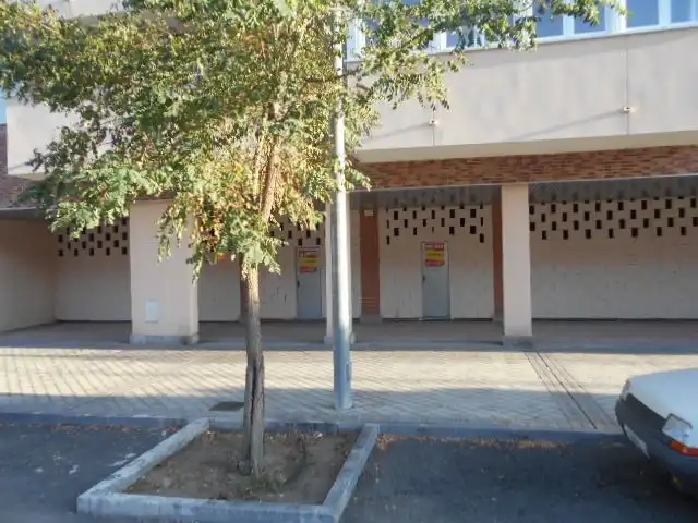 Vista exterior de Local de lloguer en Ávila