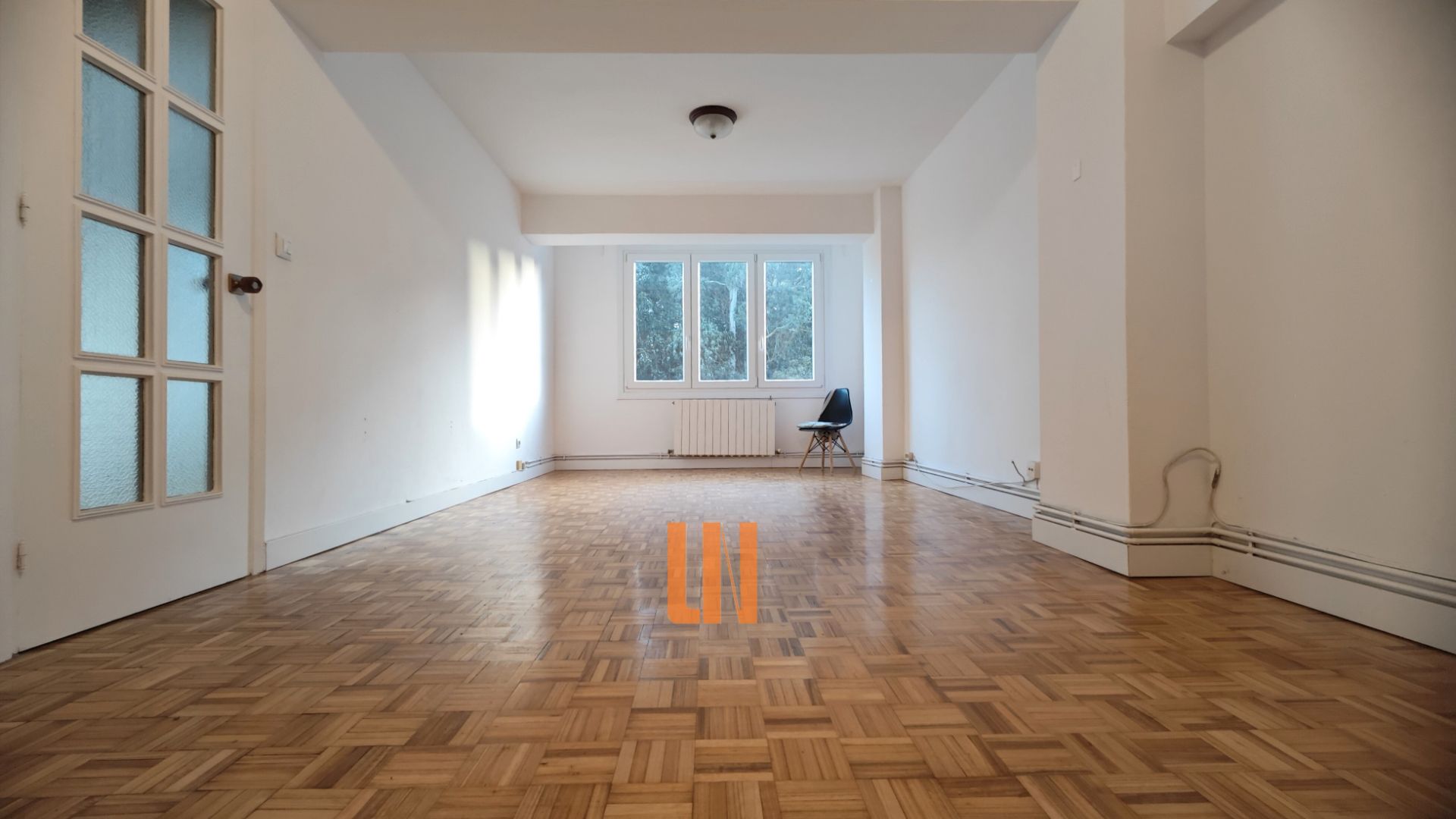 Sala d'estar de Pis en venda en A Coruña Capital  amb Calefacció, Parquet i Terrassa