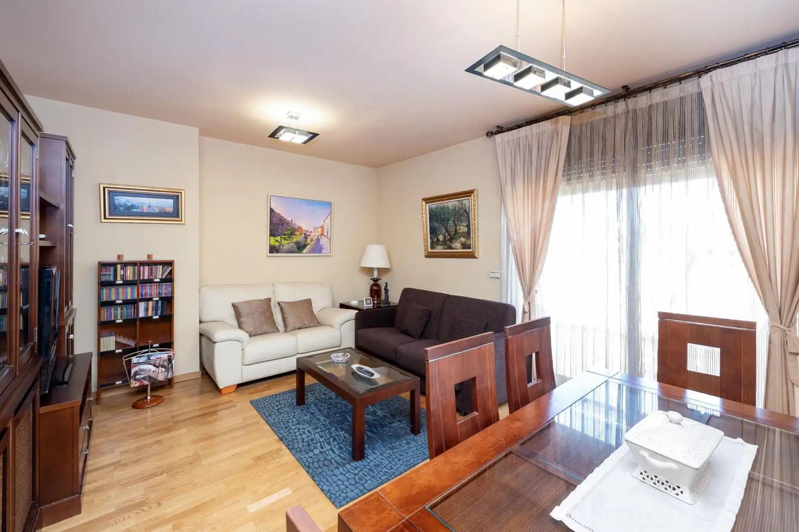 Sala d'estar de Pis en venda en Granada amb Aire condicionat, Calefacció i Parquet