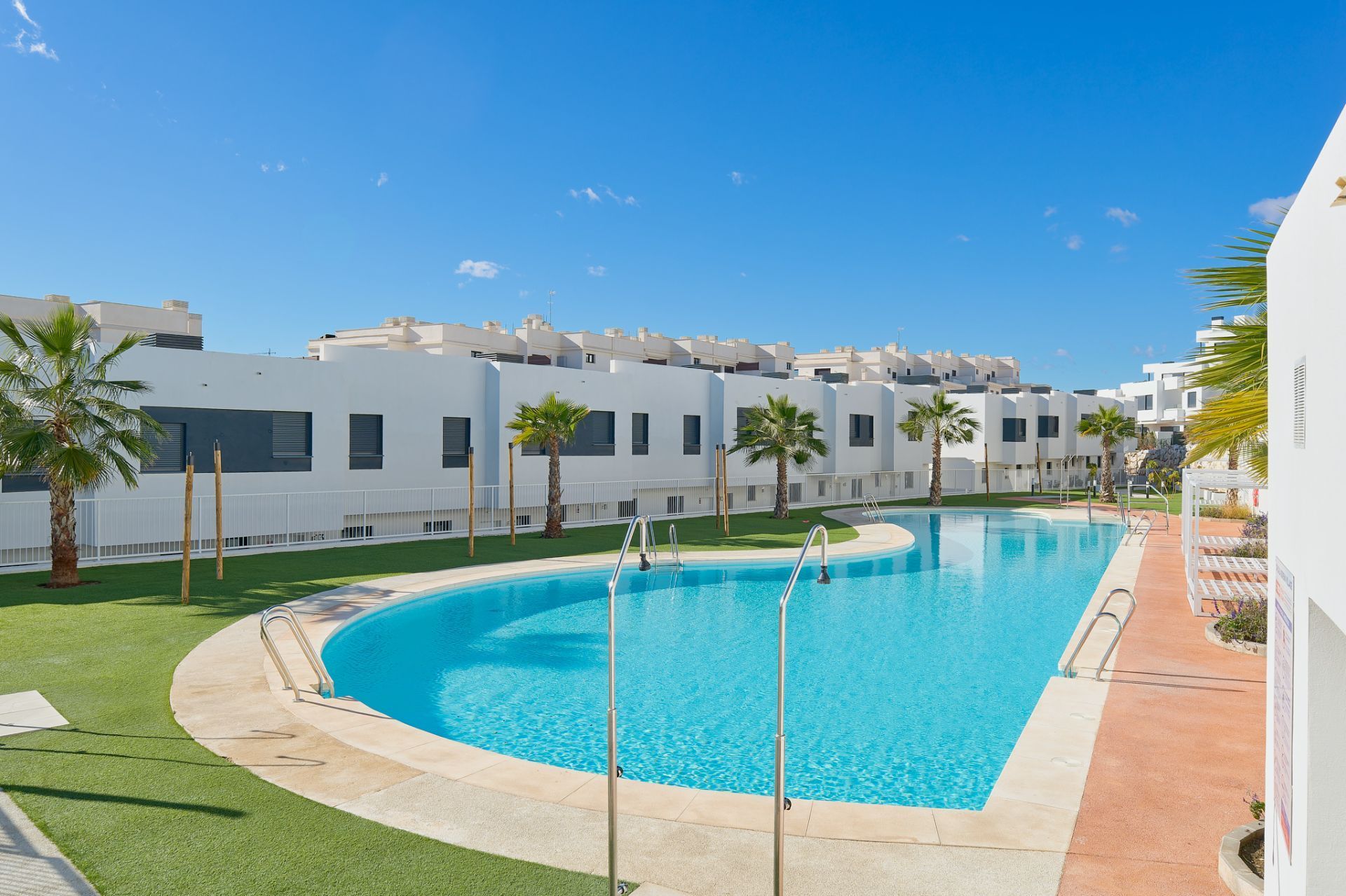 Piscina de Casa adosada en venta en Mijas con Aire acondicionado, Jardín privado y Terraza