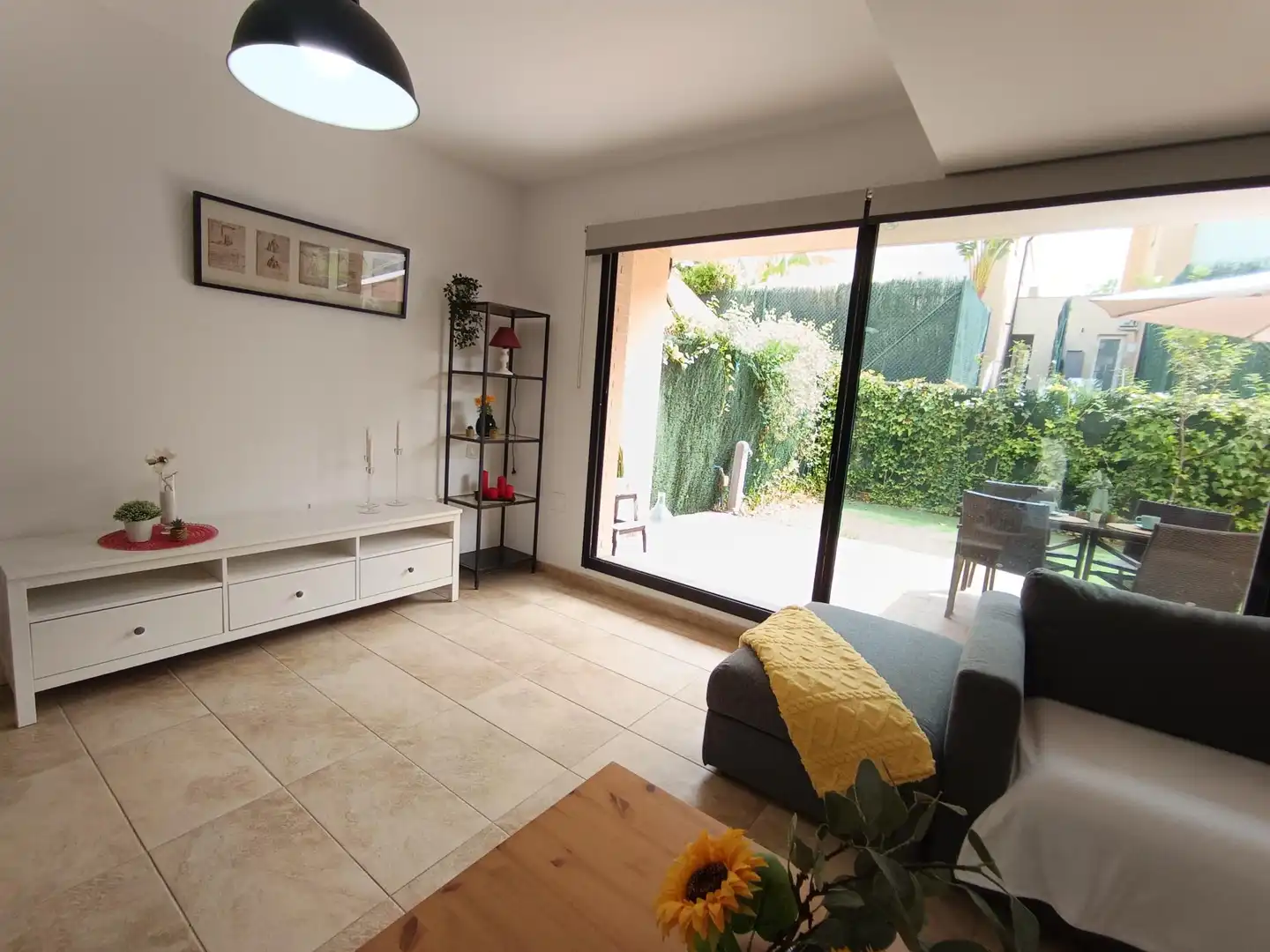 Sala de estar de Casa adosada en venta en Molina de Segura con Aire acondicionado, Calefacción y Jardín privado