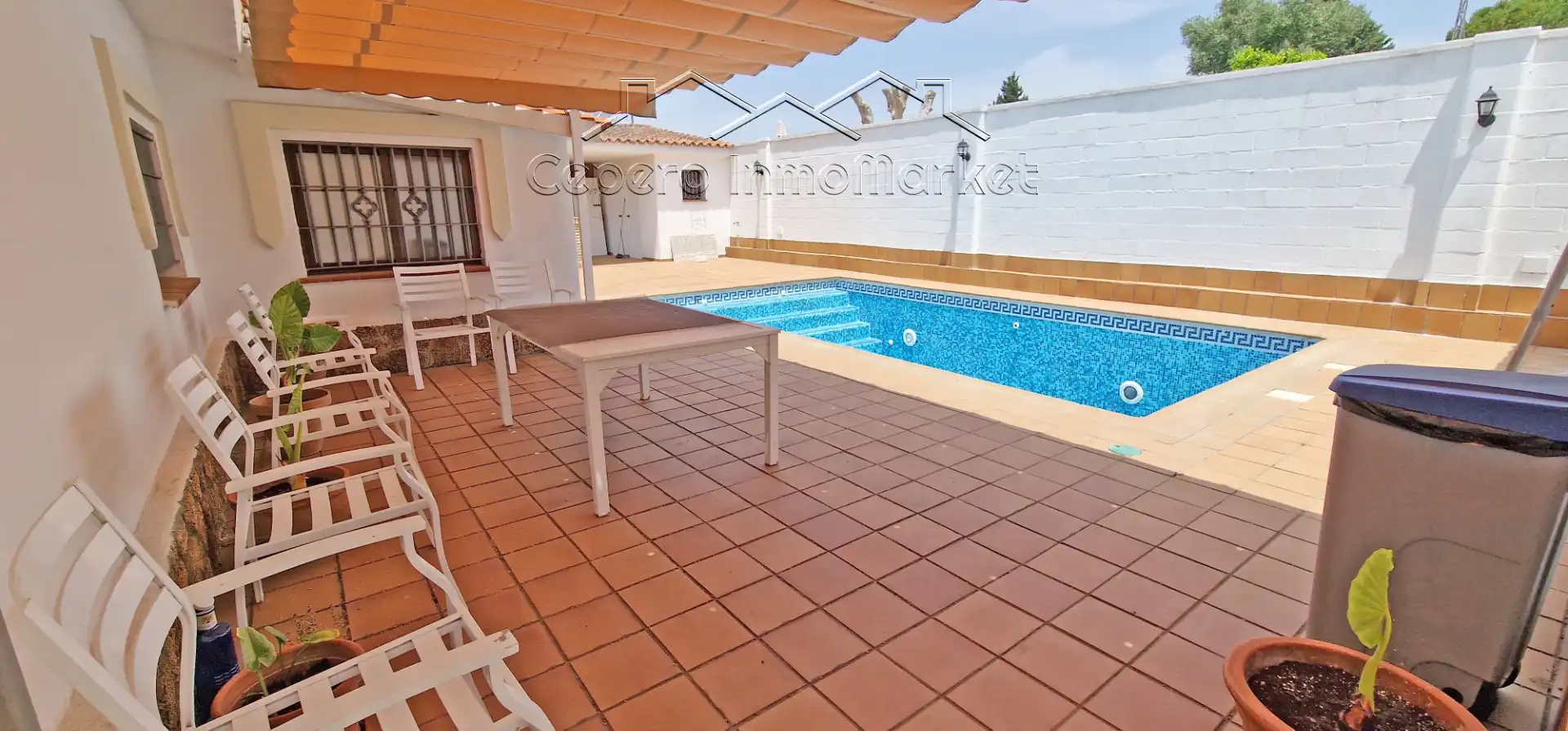 Piscina de Casa o xalet en venda en El Puerto de Santa María amb Aire condicionat, Jardí privat i Piscina