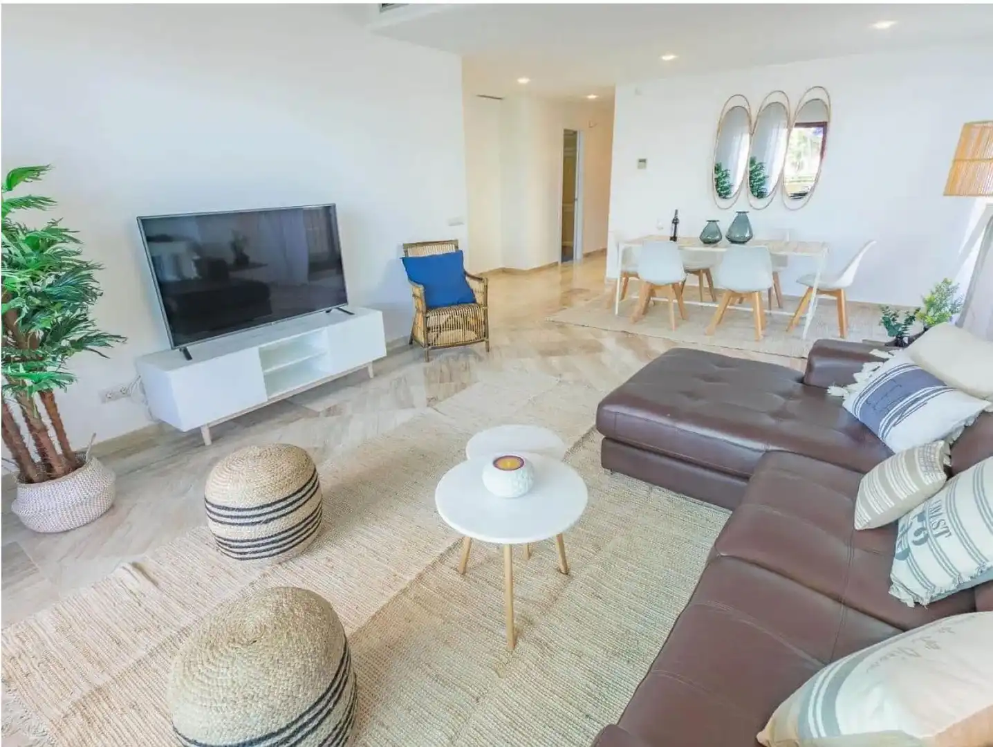 Sala de estar de Piso en venta en Marbella con Aire acondicionado, Terraza y Amueblado