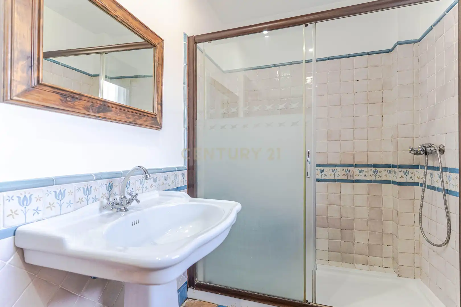 Baño de Casa o chalet en venta en La Zubia con Aire acondicionado, Jardín privado y Trastero
