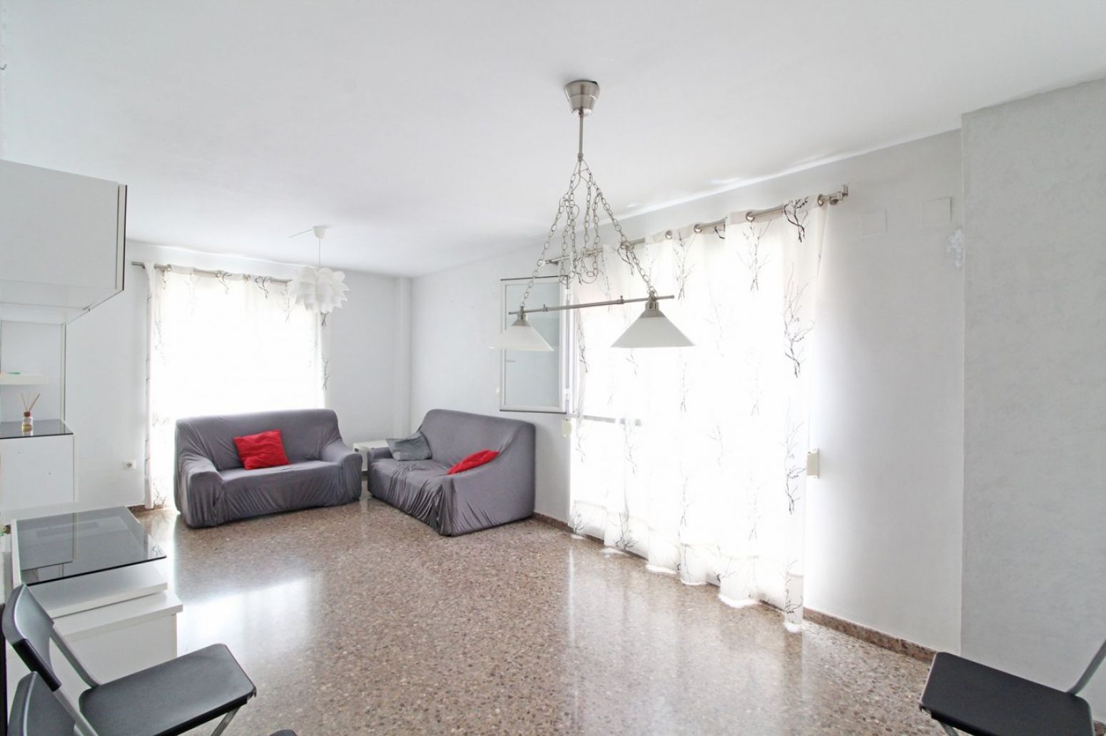 Living room of Flat for sale in Gilet  with Parquet flooring, Terrace and Storage room