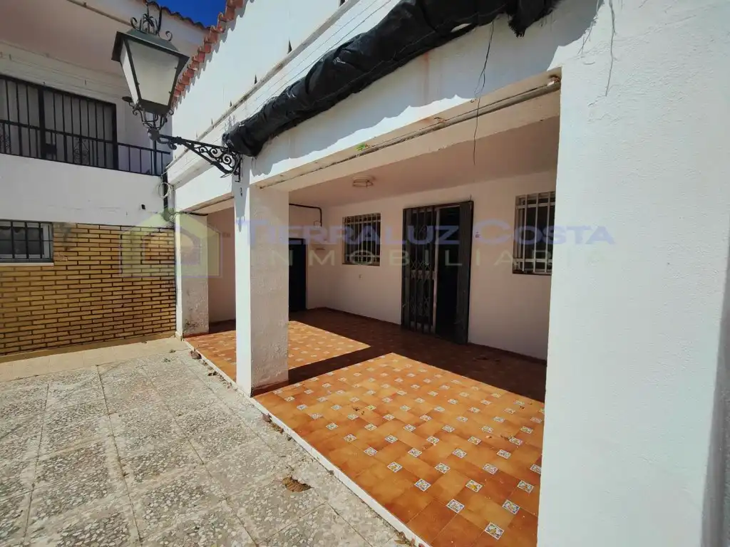 Vista exterior de Casa o xalet en venda en La Antilla amb Jardí privat, Terrassa i Traster