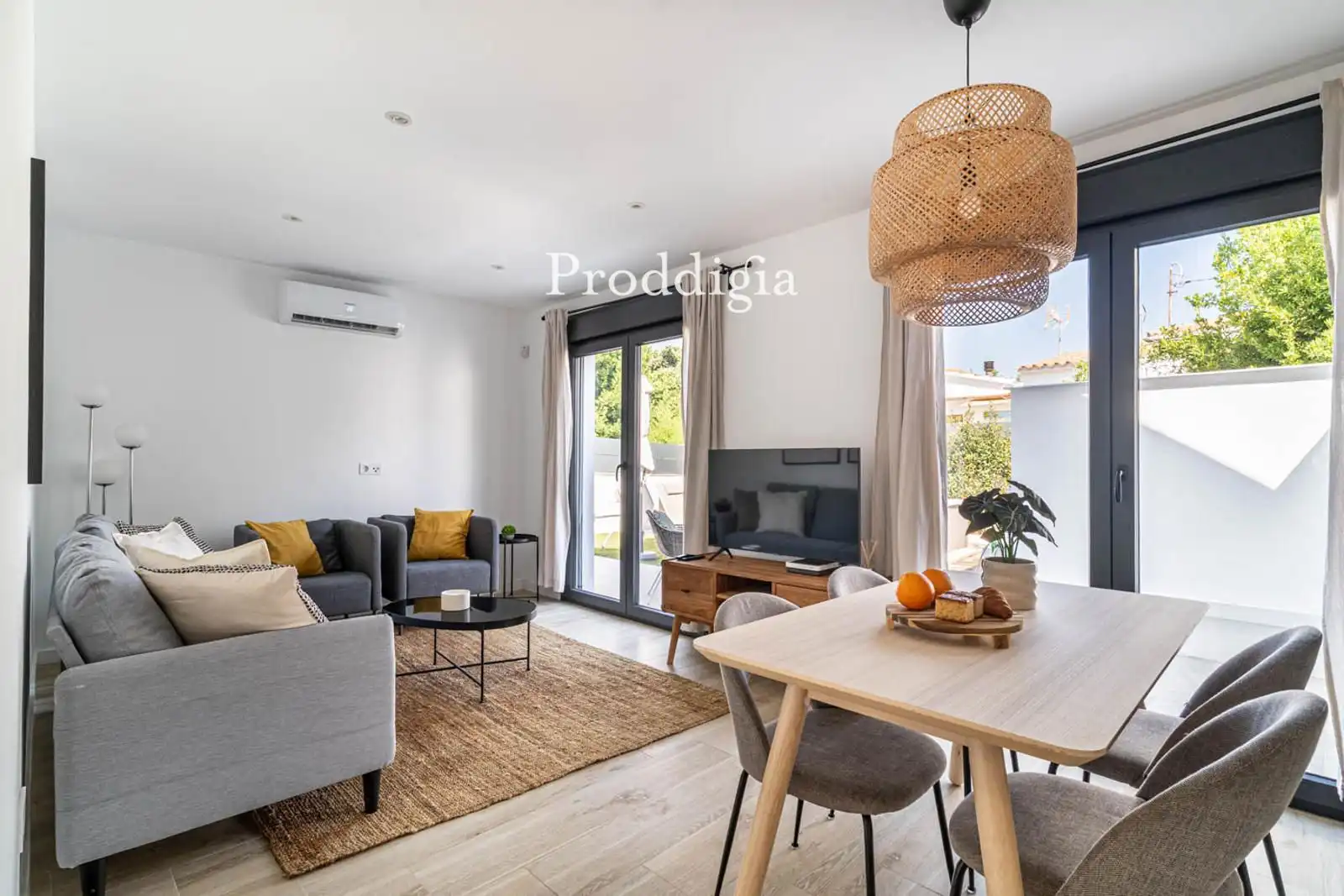 Living room of Houses for rent in Sant Cugat del Vallès  with Air Conditioner, Storage room and Swimming Pool