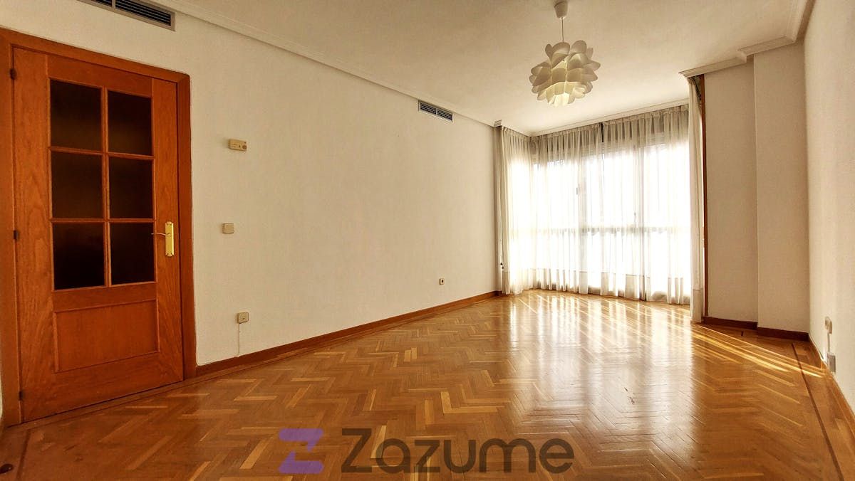 Sala d'estar de Pis de lloguer en  Madrid Capital amb Aire condicionat, Calefacció i Jardí privat