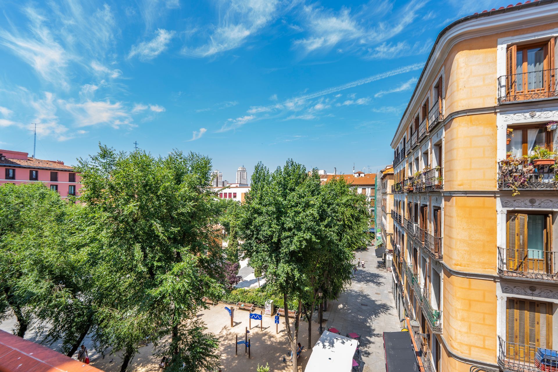 Vista exterior de Piso en venta en  Madrid Capital con Aire acondicionado y Calefacción