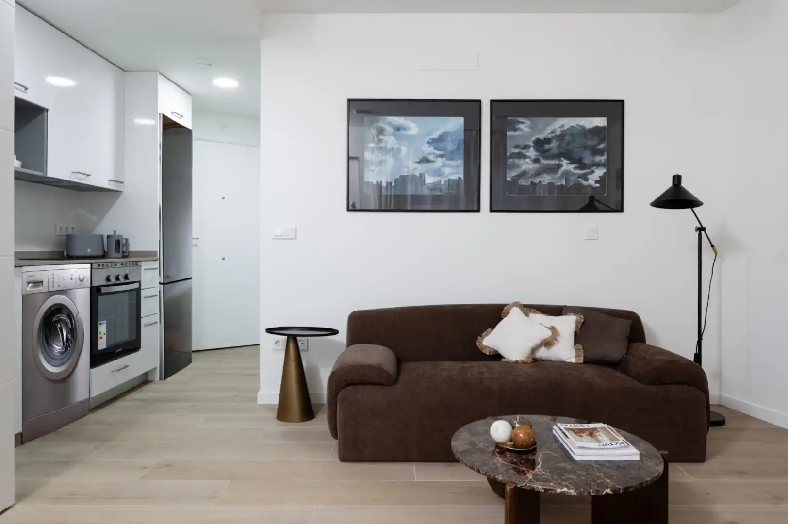 Sala d'estar de Estudi en venda en  Madrid Capital amb Aire condicionat