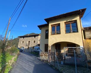 Exterior view of House or chalet for sale in Cabezón de Liébana