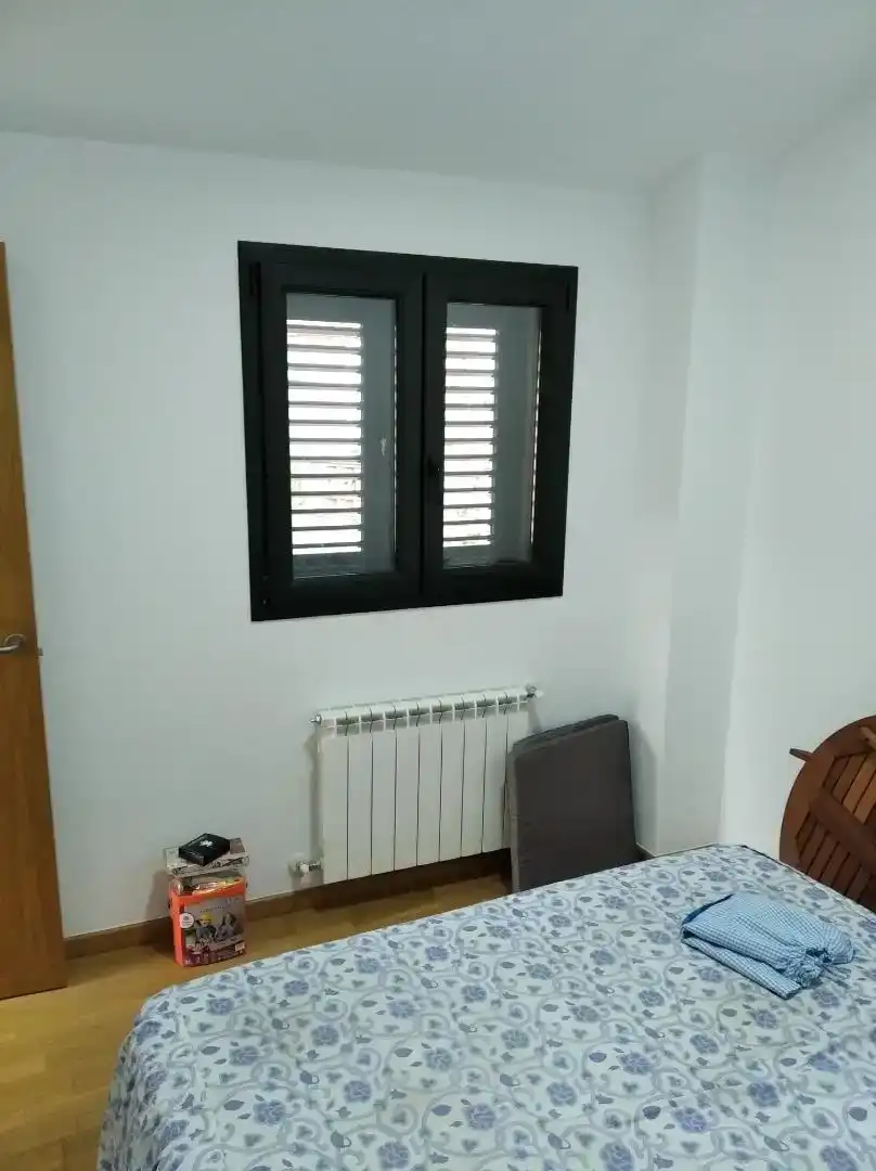 Dormitori de Casa adosada en venda en Rabós amb Balcó