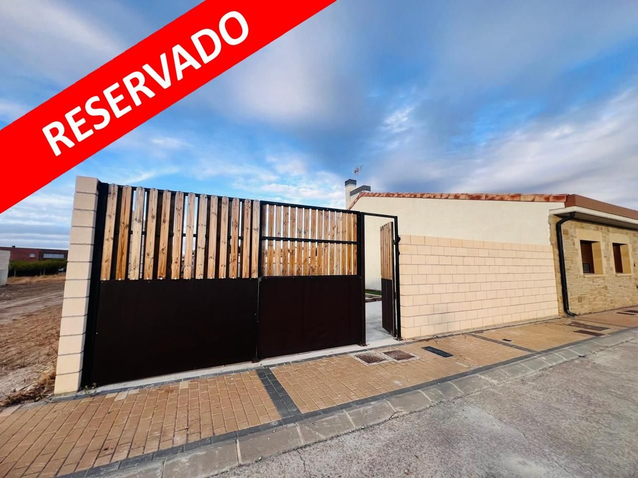 Vista exterior de Residencial en venda en Larraga