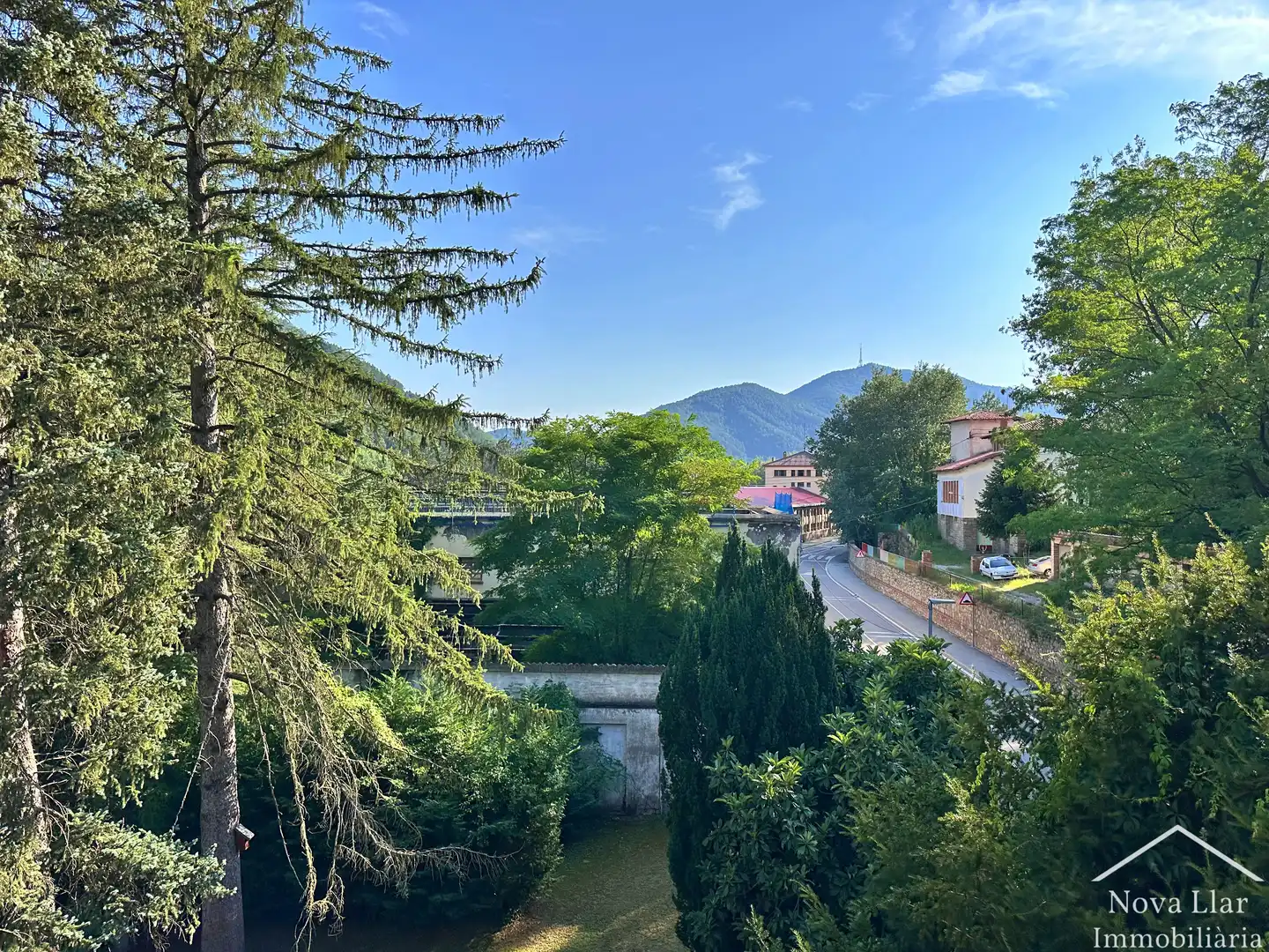 Vista exterior de Casa o xalet en venda en Ripoll amb Calefacció, Jardí privat i Parquet