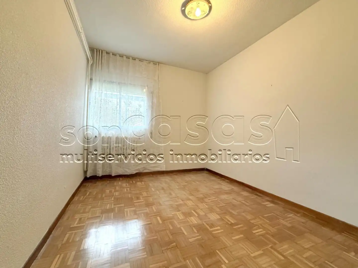 Piso en venta en Madrid con Calefacción, Parquet y Terraza