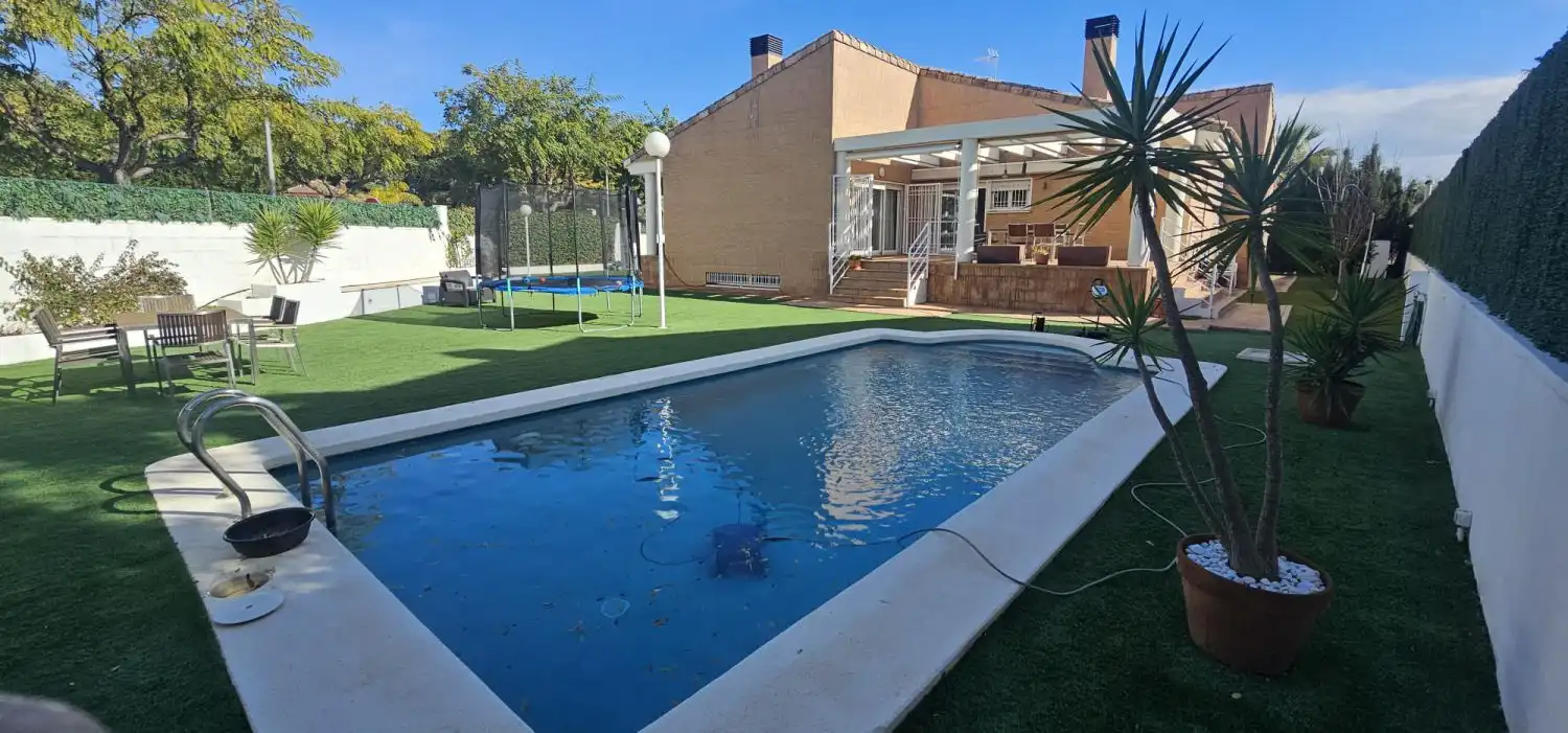 Piscina de Casa o xalet de lloguer en Mutxamel amb Aire condicionat, Calefacció i Piscina