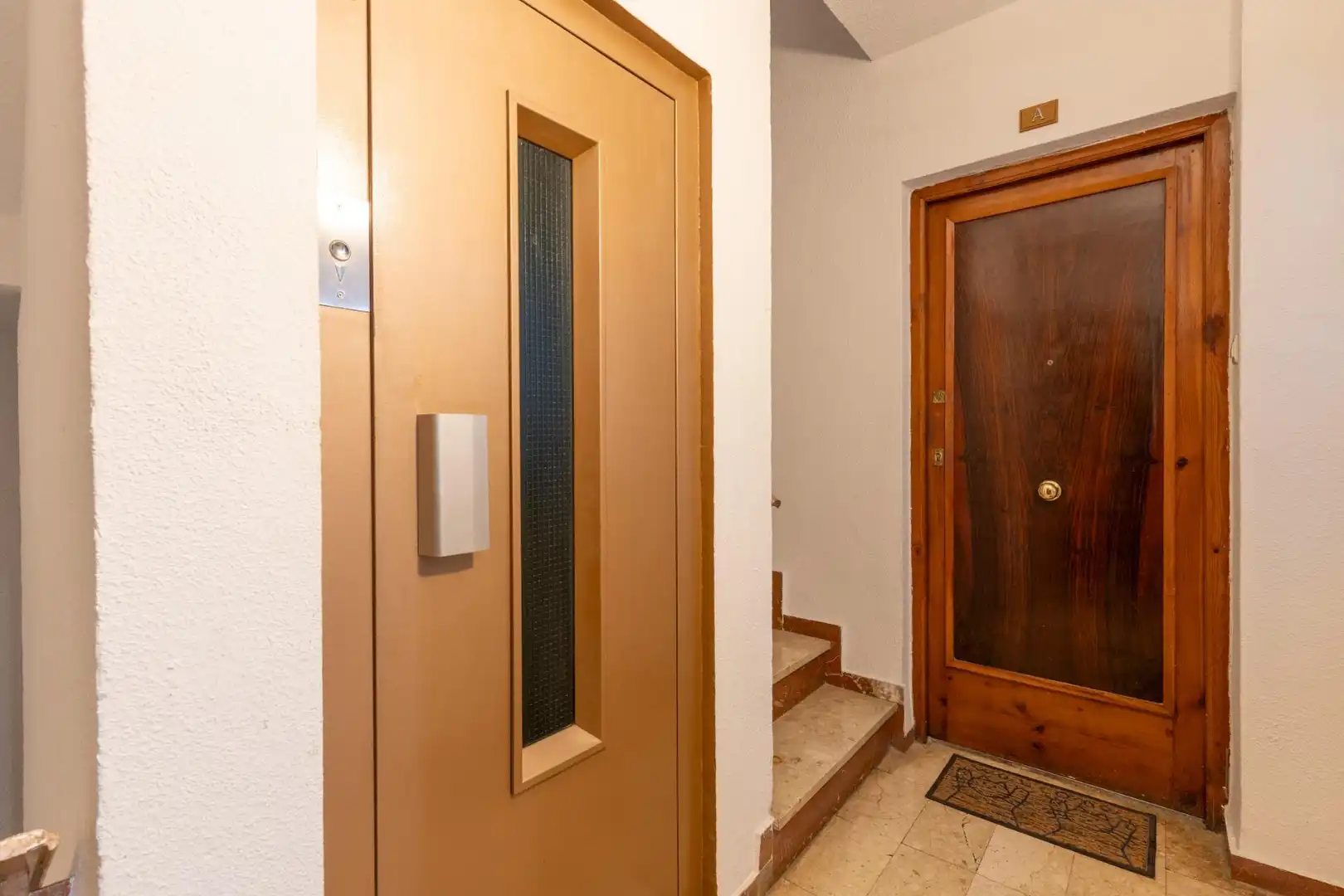 Wohnung zum Verkauf in Granada mit Parkett
