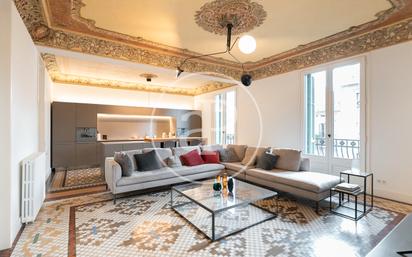 Living room of Flat to rent in  Barcelona Capital  with Air Conditioner, Heating and Terrace