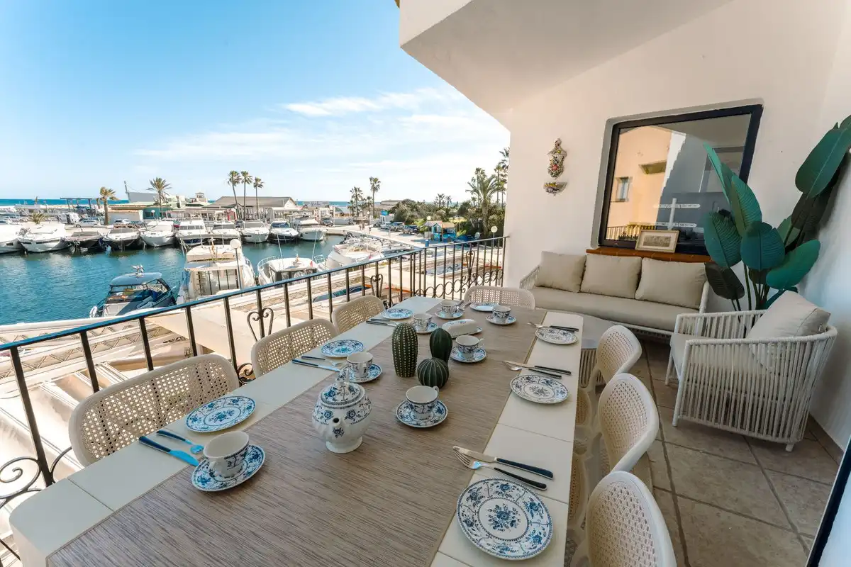 Terrassa de Casa adosada de lloguer en Marbella amb Piscina comunitària