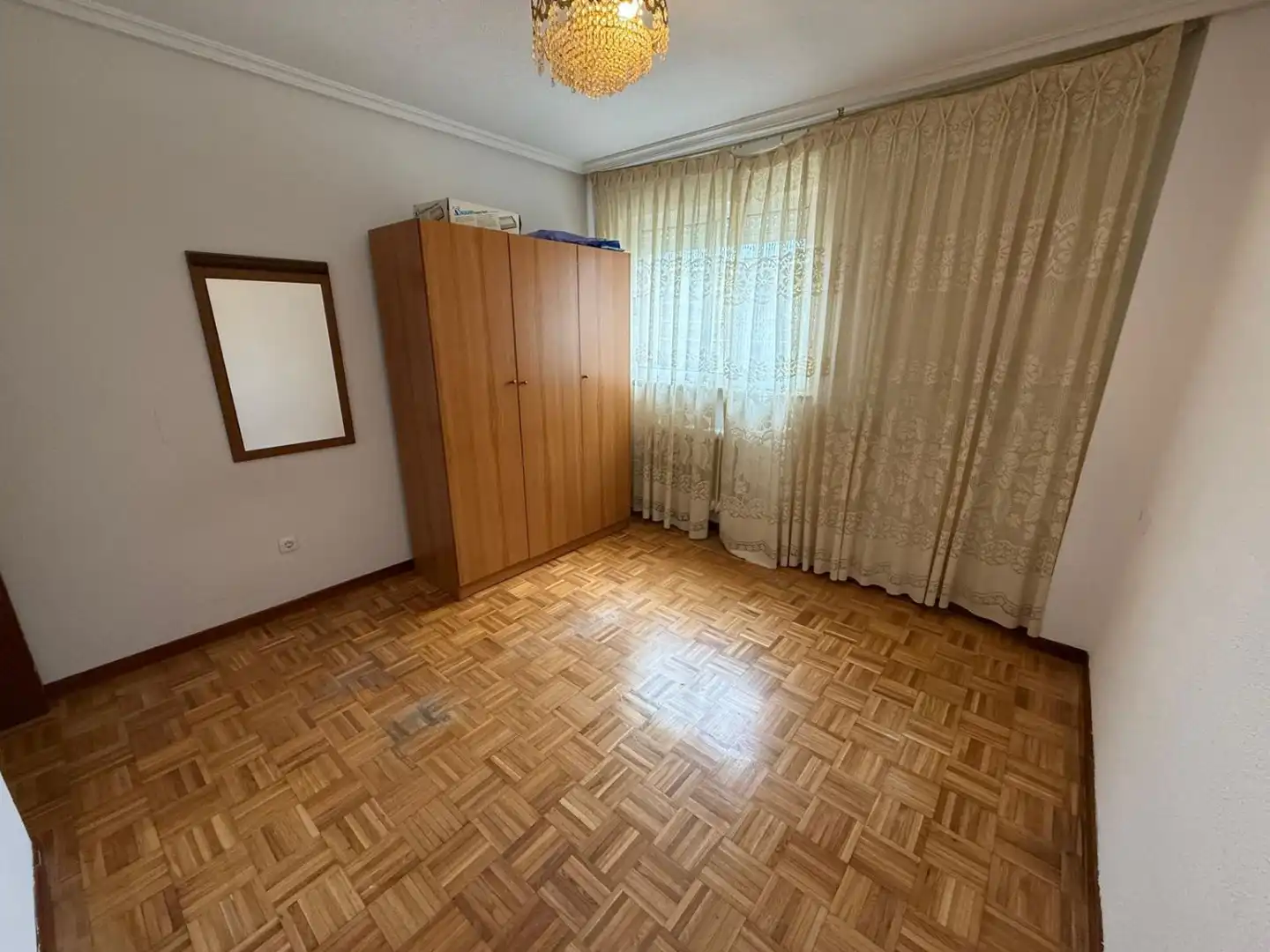 Dormitori de Pis en venda en Salamanca amb Calefacció, Parquet i Terrassa