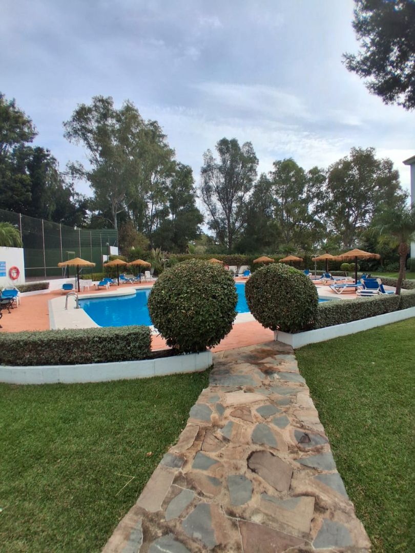 Piscina de Apartament de lloguer en Marbella amb Aire condicionat, Jardí privat i Terrassa