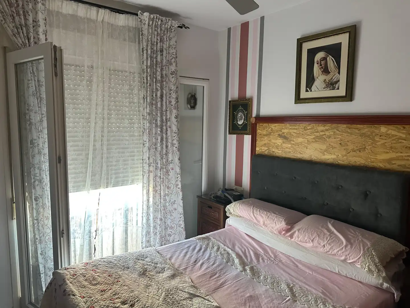 Habitación de Casa o chalet en venta en Alcalá del Río con Aire acondicionado, Jardín privado y Amueblado