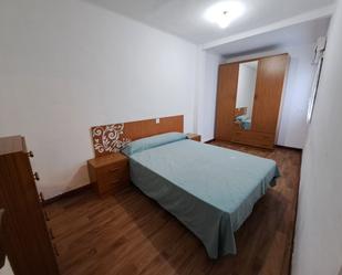 Dormitori de Pis de lloguer en Gijón  amb Calefacció i Piscina