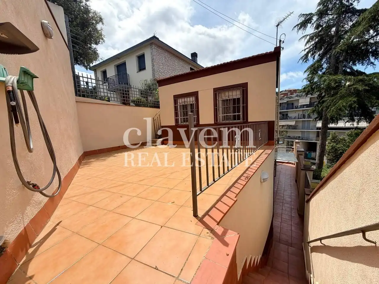 Vista exterior de Casa o chalet en venta en Barcelona con Aire acondicionado, Jardín privado y Terraza
