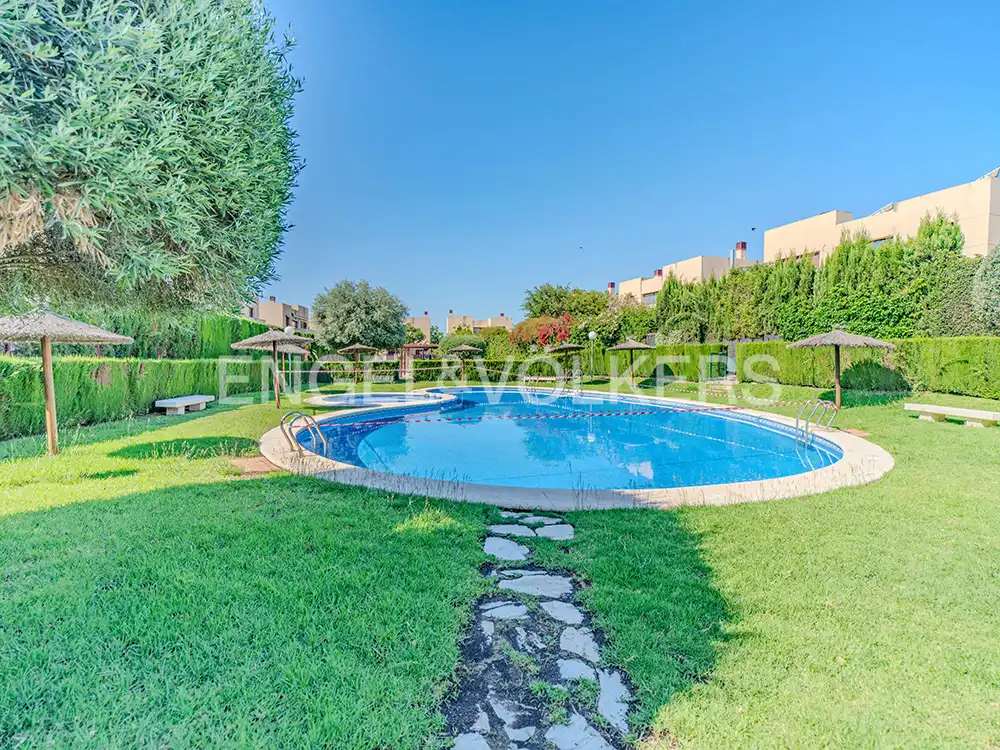 Piscina de Casa o xalet en venda en Mutxamel amb Aire condicionat, Calefacció i Jardí privat