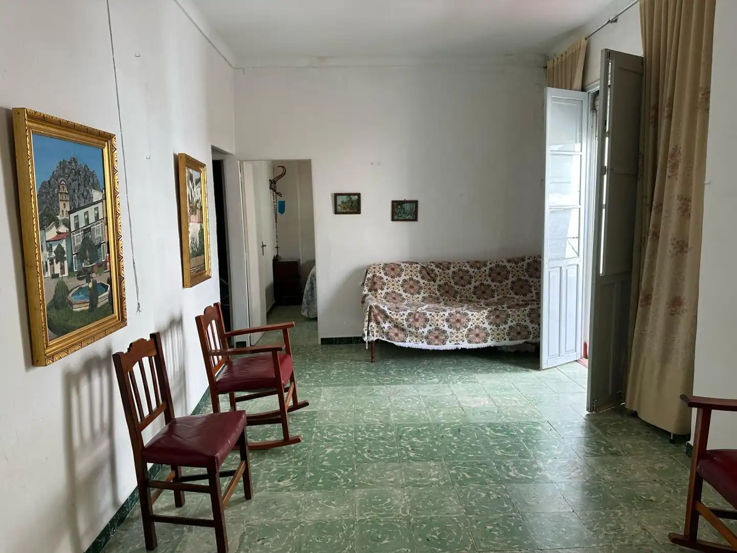 Sala d'estar de Casa o xalet en venda en Ubrique amb Terrassa, Traster i Balcó