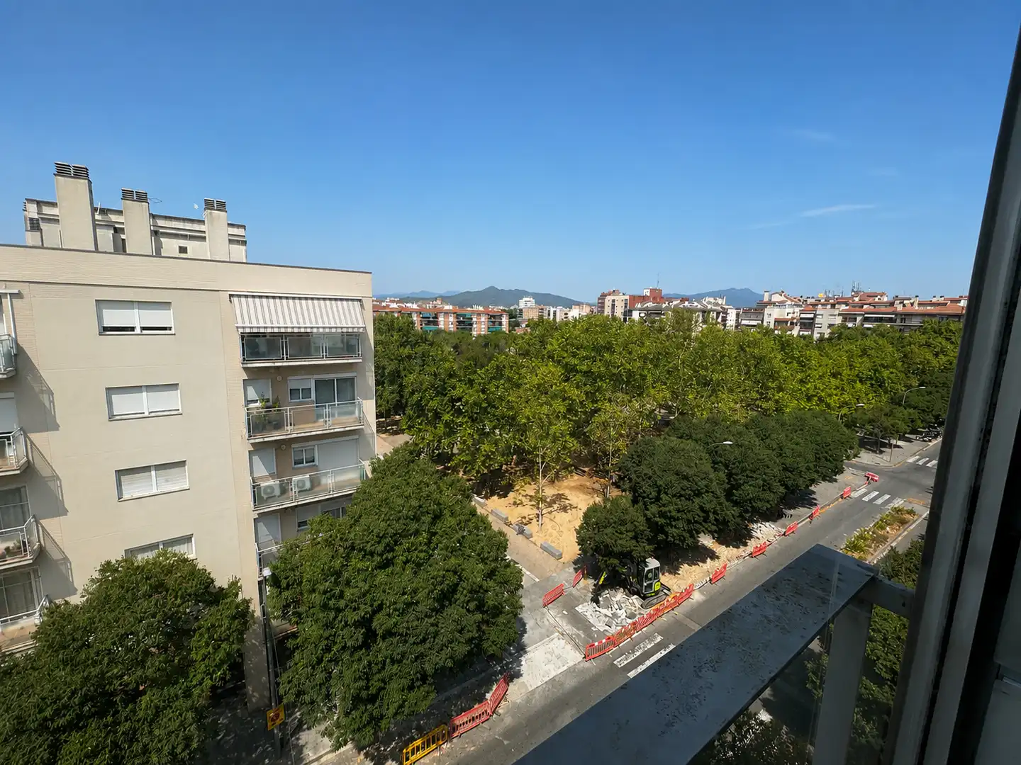 Vista exterior de Pis en venda en Salt amb Calefacció, Traster i Moblat