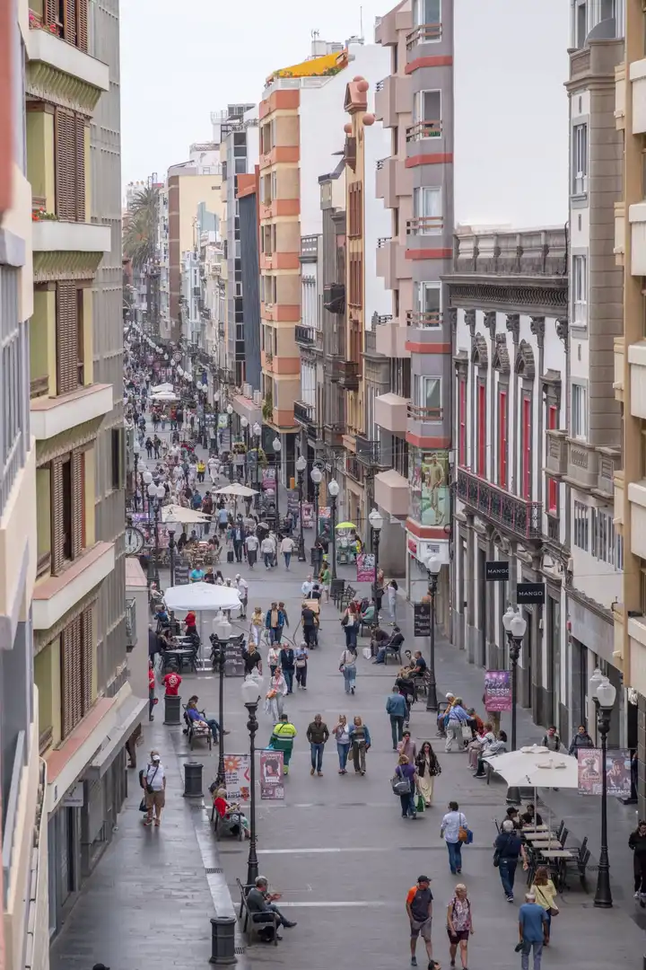 Vista exterior de Àtic en venda en Las Palmas de Gran Canaria amb Aire condicionat, Calefacció i Terrassa