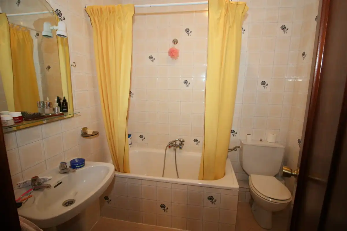 Baño de Piso en venta en Candeleda con Amueblado y Balcón