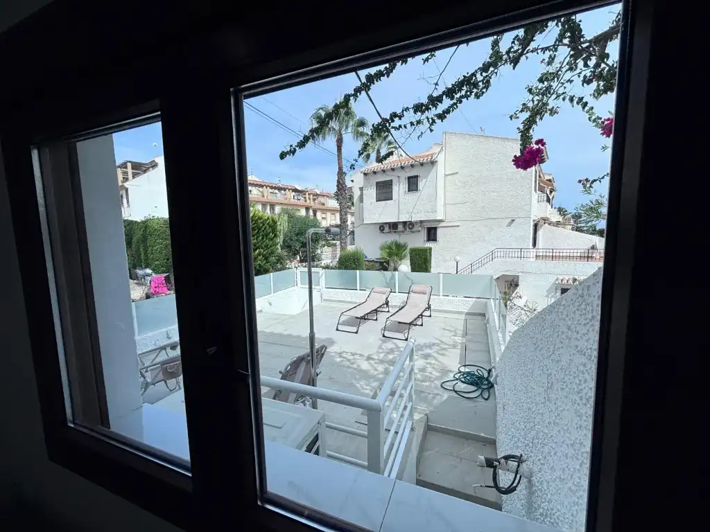 Einfamilien-Reihenhaus zur Miete in Orihuela, Alicante