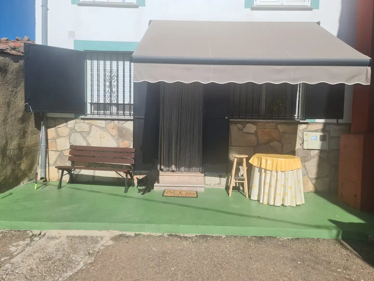 Exterior view of Houses for sale in La Cabeza de Béjar   with Furnished