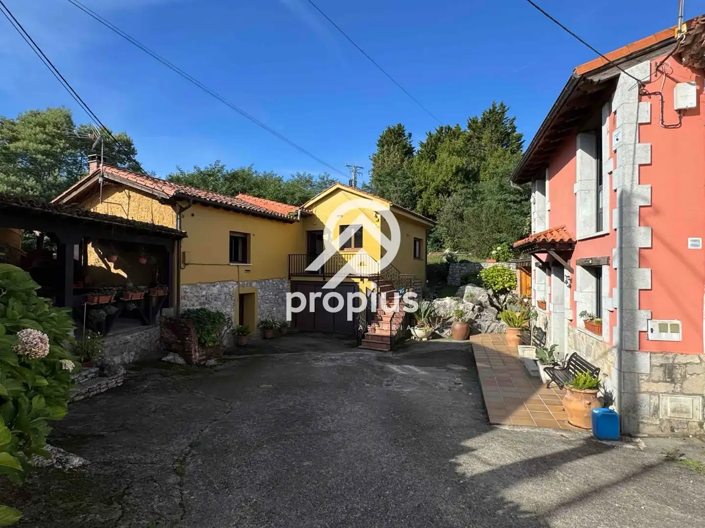 Exterior view of Houses for sale in Llanes  with Heating, Private garden and Parquet flooring