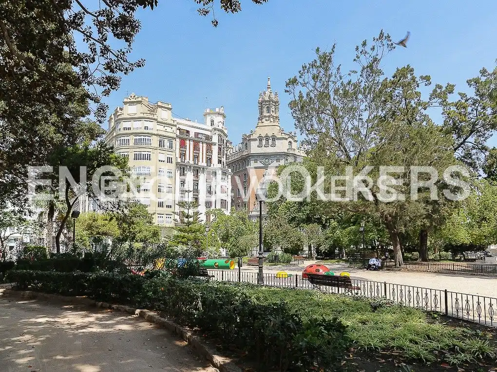 Vista exterior de Pis en venda en Valencia amb Aire condicionat, Calefacció i Parquet