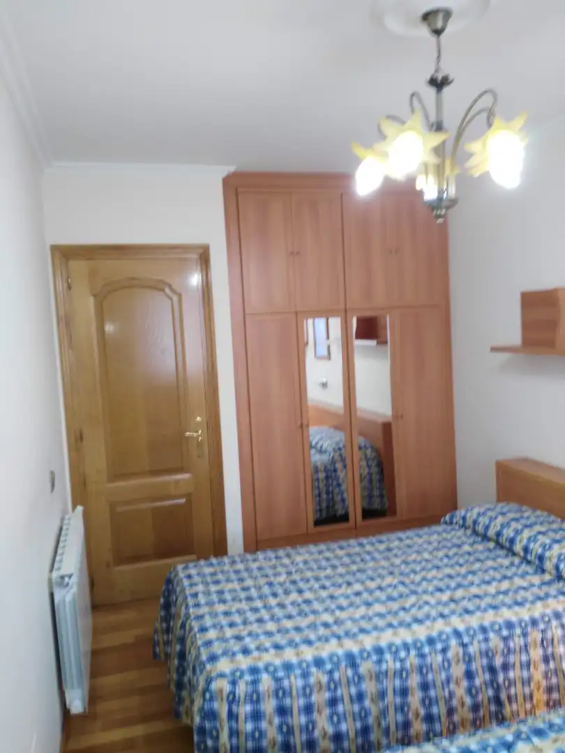 Dormitori de Apartament de lloguer en Foz amb Calefacció, Moblat i Forn