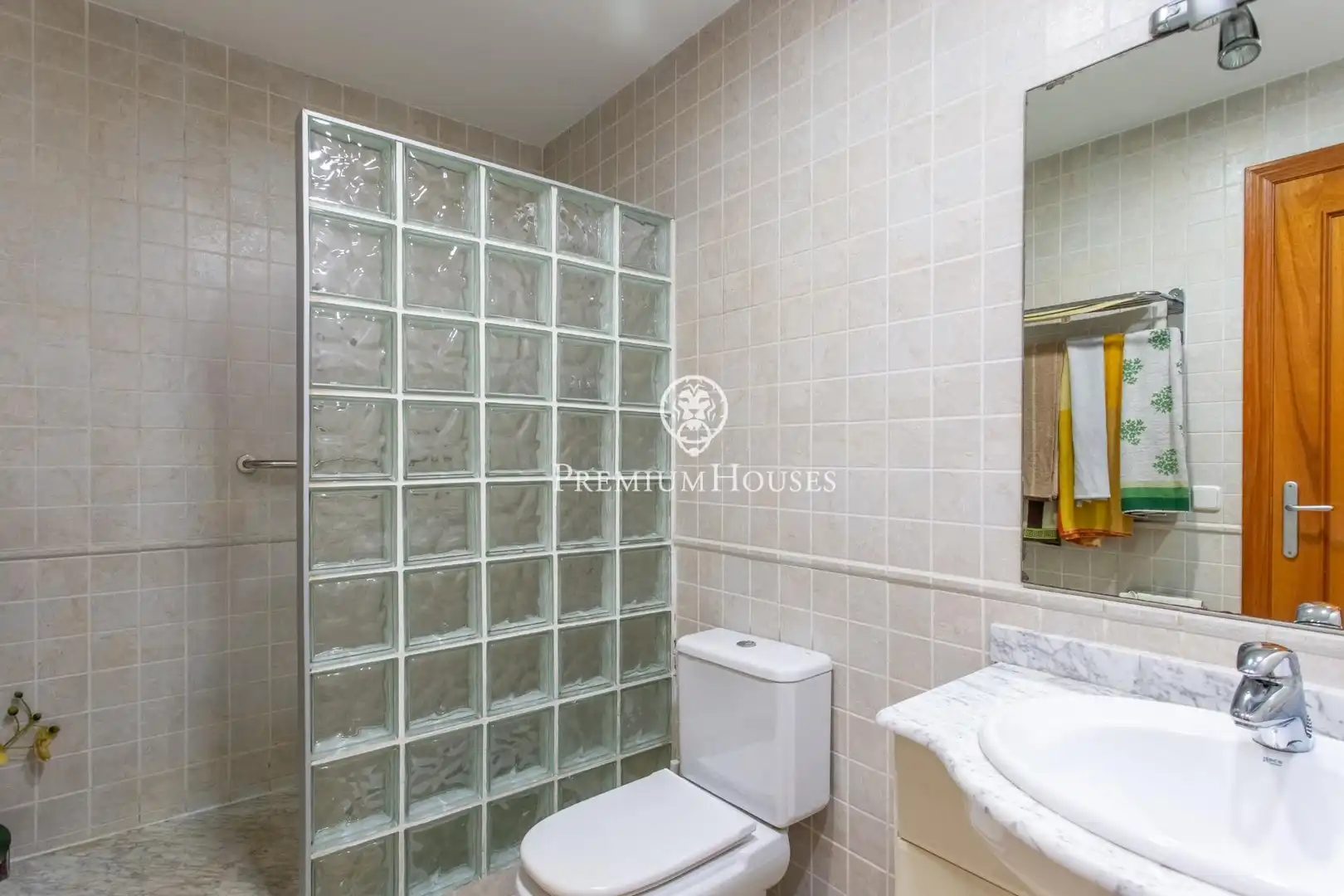 Baño de Casa adosada en venta en Argentona con Calefacción y Terraza