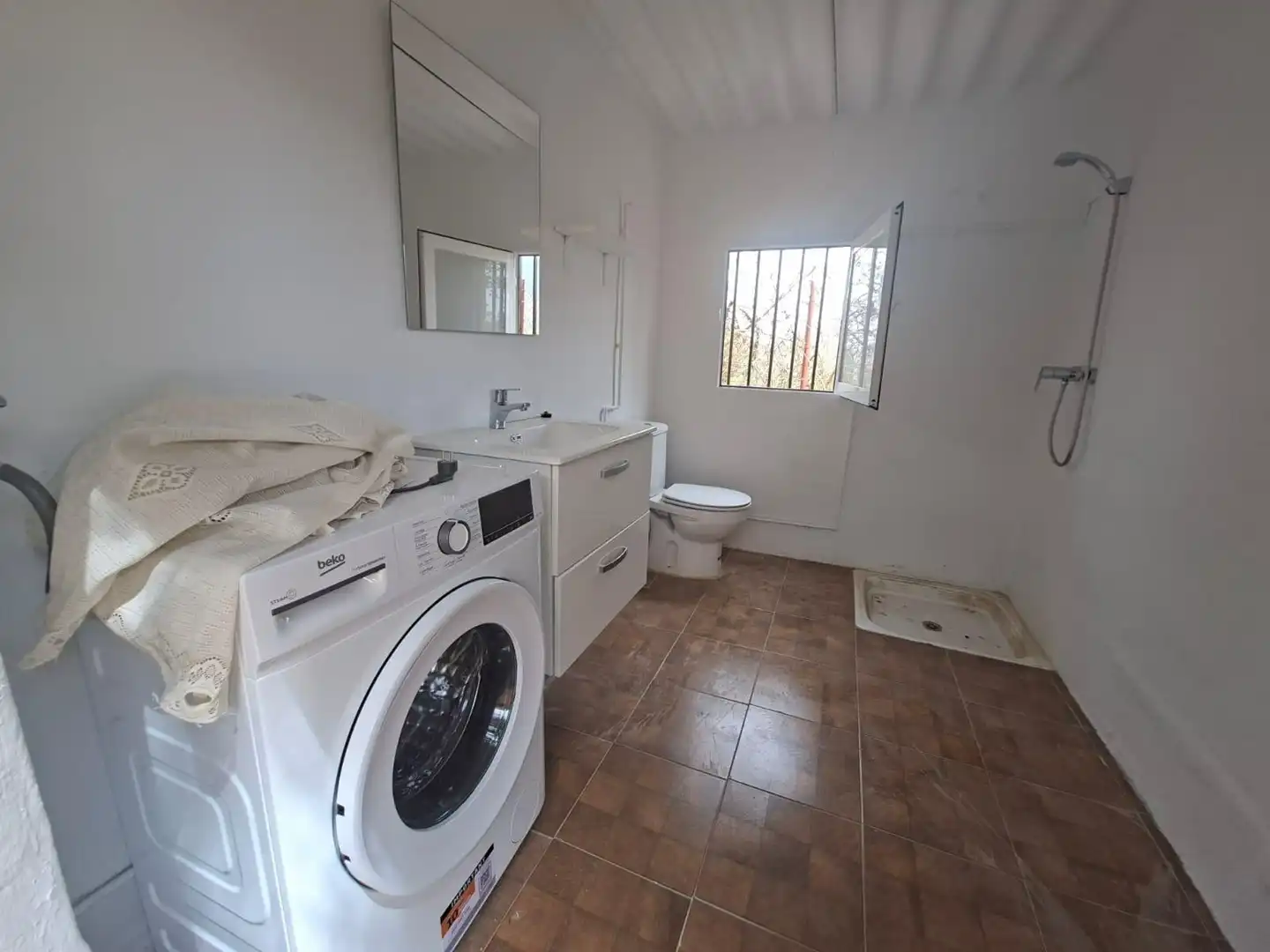 Bathroom of Houses for rent in Hondón de las Nieves / El Fondó de les Neus  with Heating, Private garden and Storage room