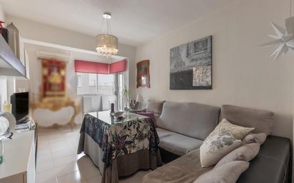 Living room of Flat for sale in  Granada Capital  with Terrace and Balcony