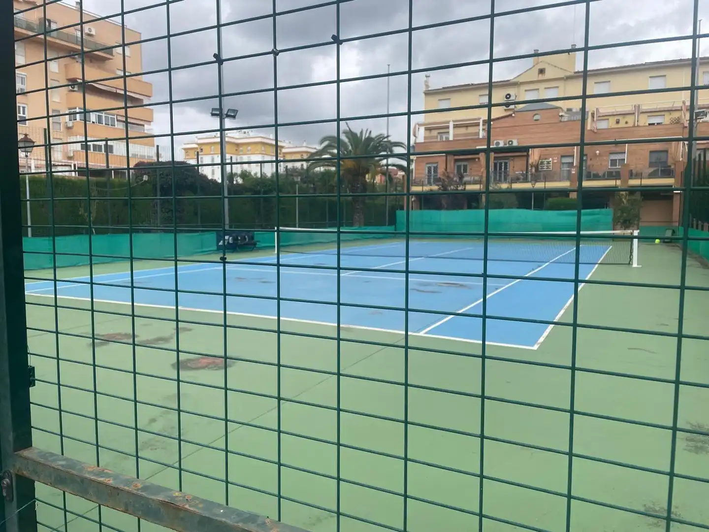Aparcament de Pis de lloguer en Sevilla amb Aire condicionat, Calefacció i Terrassa