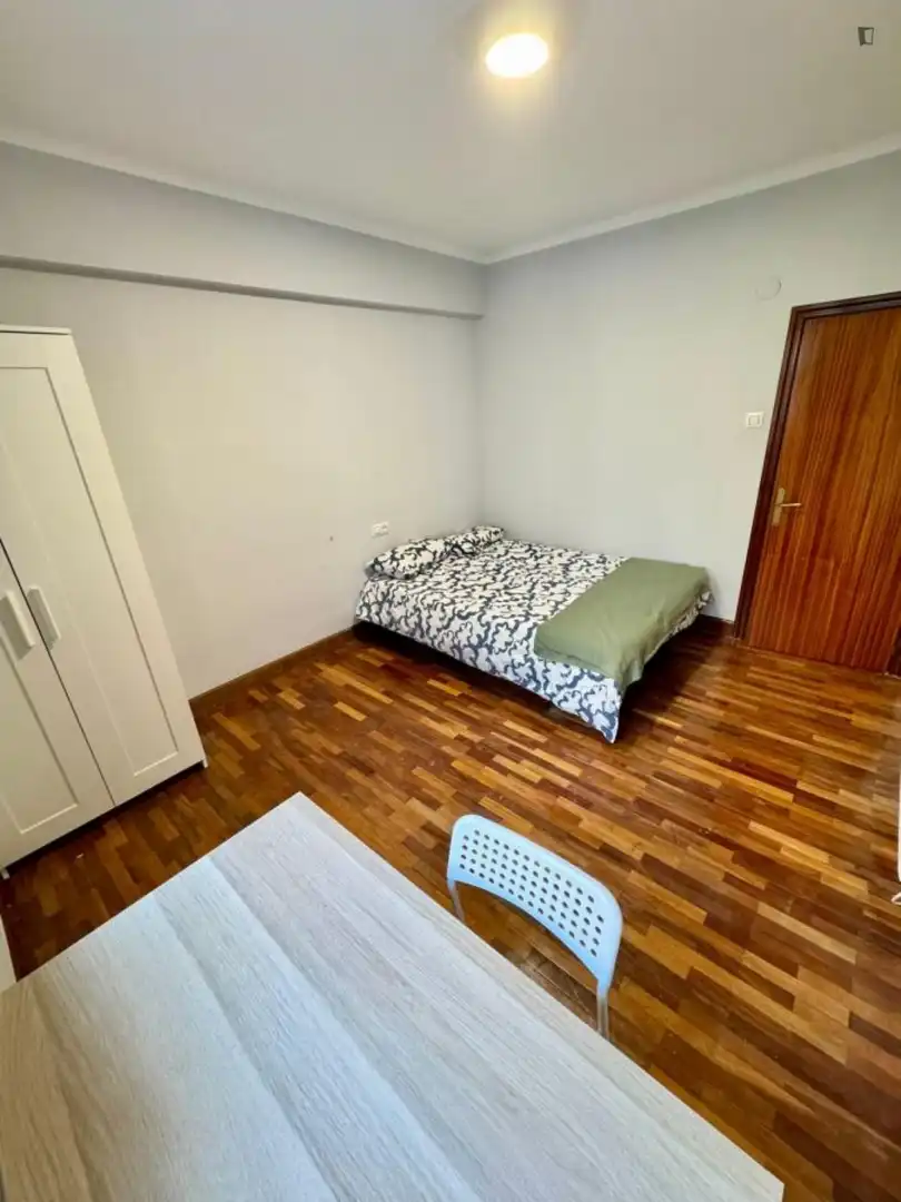 Room in Bilbao , Bizkaia