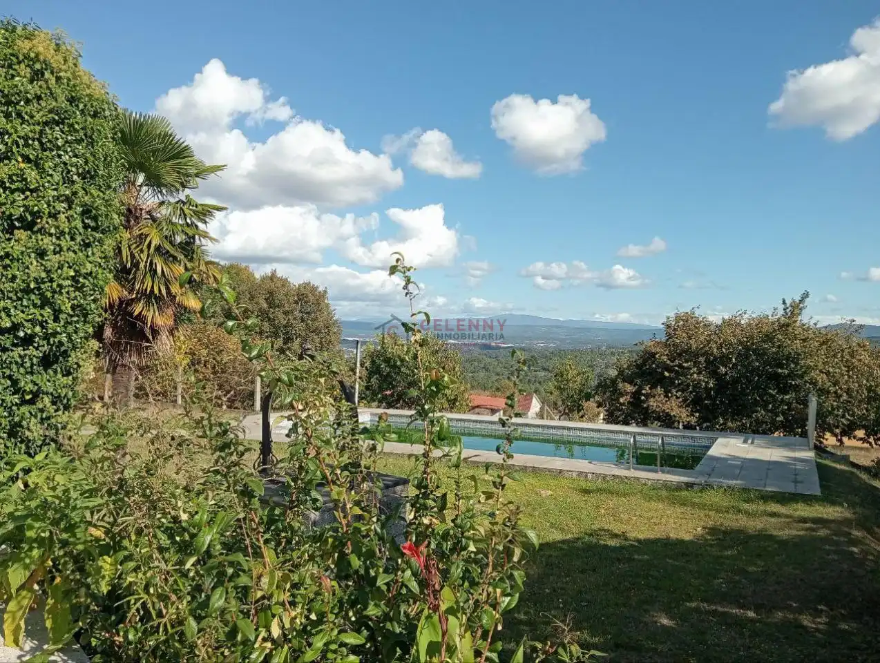Garden of Houses for sale in Toén  with Heating, Private garden and Terrace