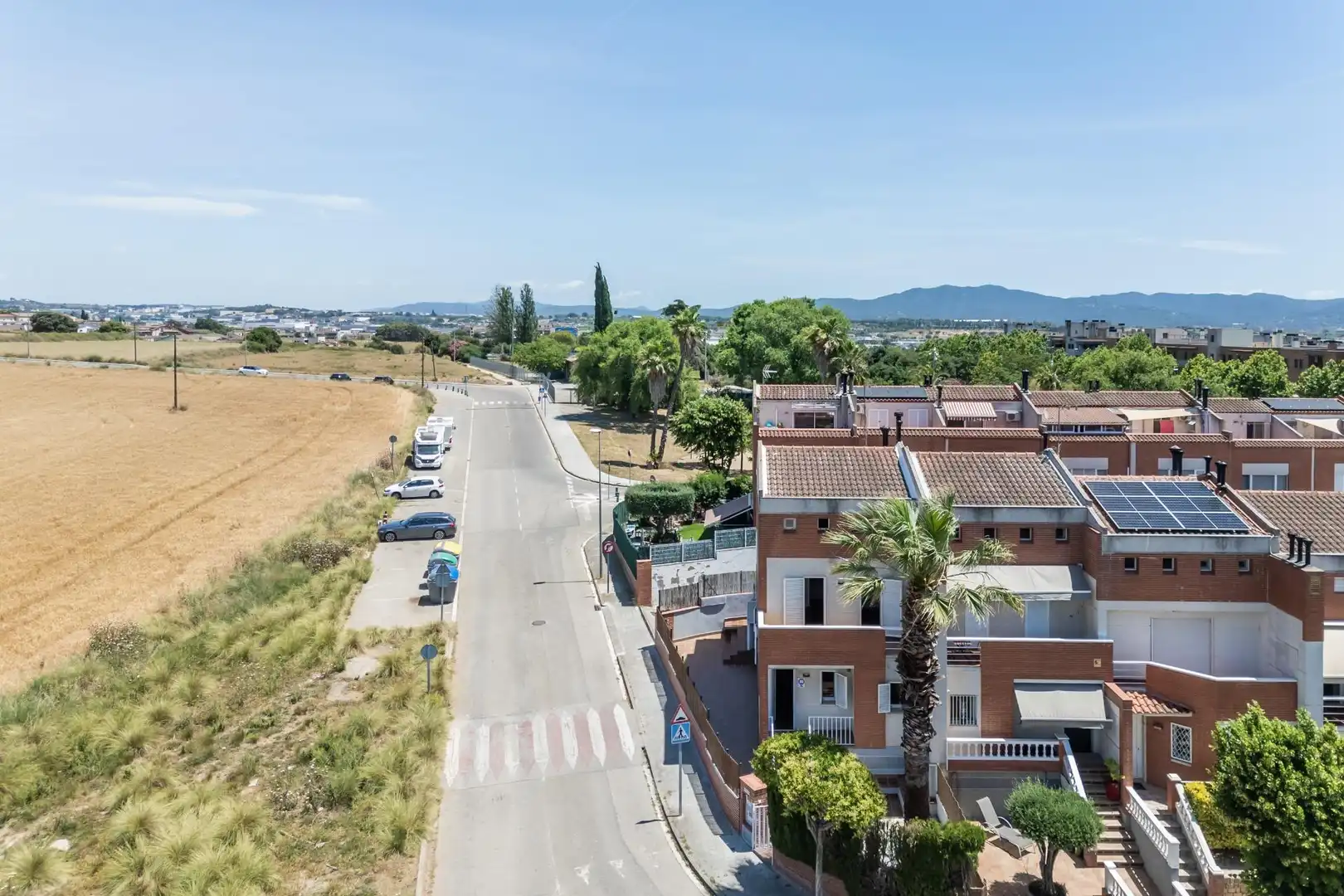 Vista exterior de Casa adosada en venda en Parets del Vallès amb Calefacció i Terrassa
