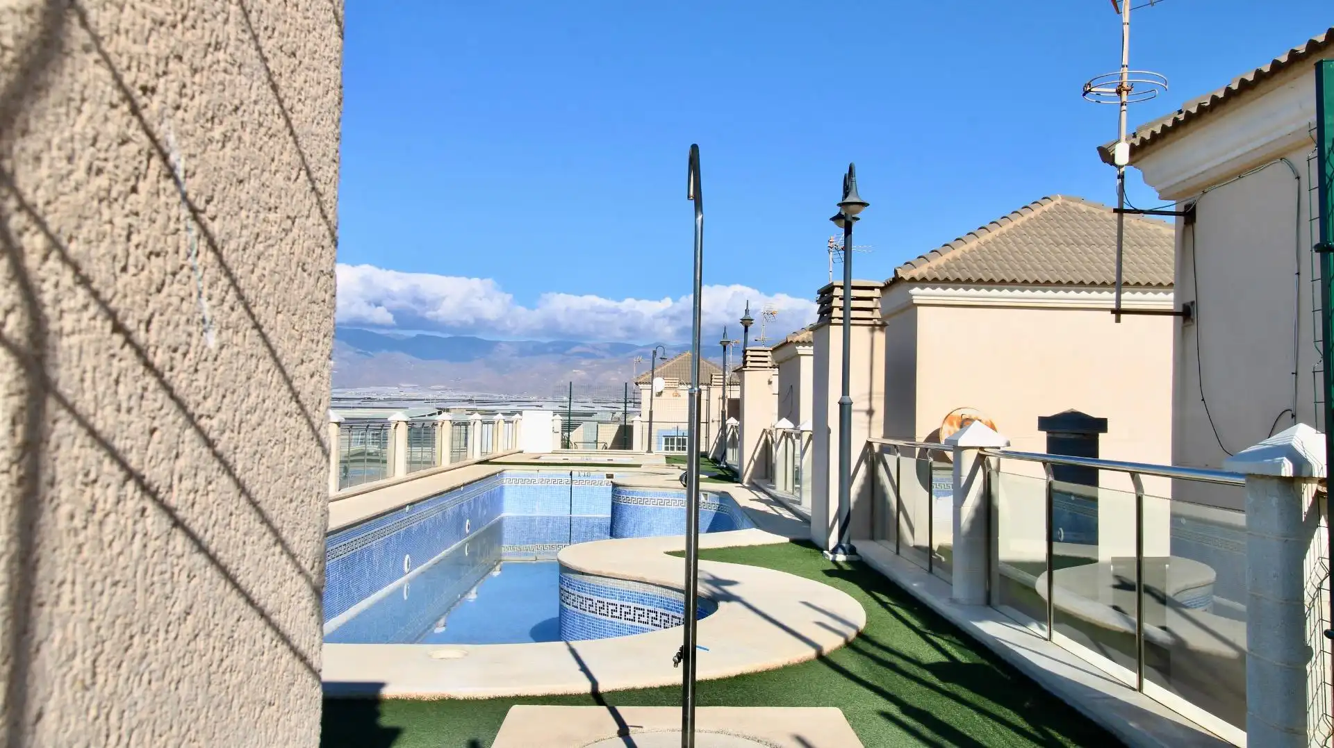 Piscina de Ático en venta en Roquetas de Mar con Aire acondicionado, Calefacción y Terraza
