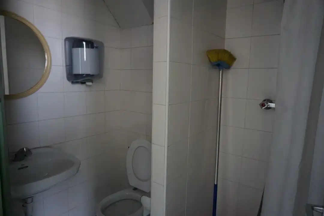 Bany de Nau industrial de lloguer en Girona